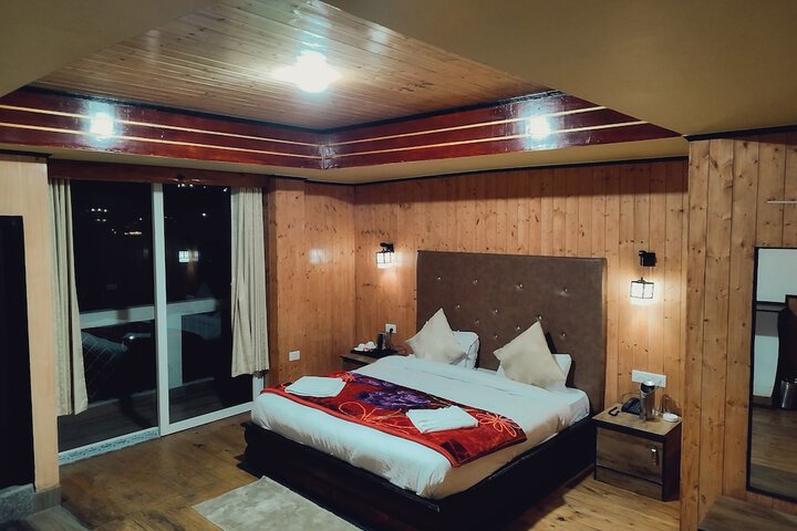 Room 27 of 46