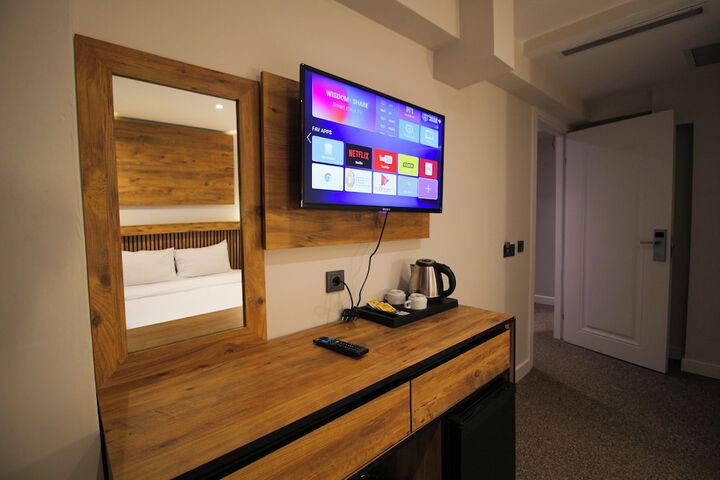 Room 33 of 59