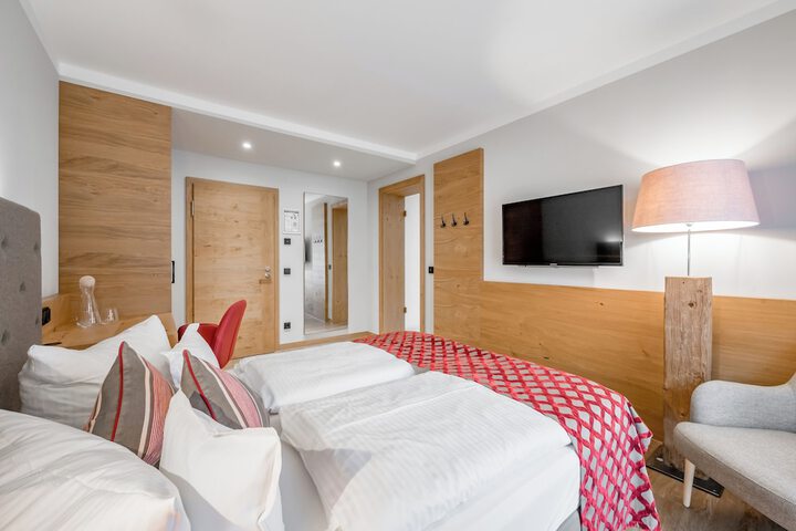 Room 28 of 180