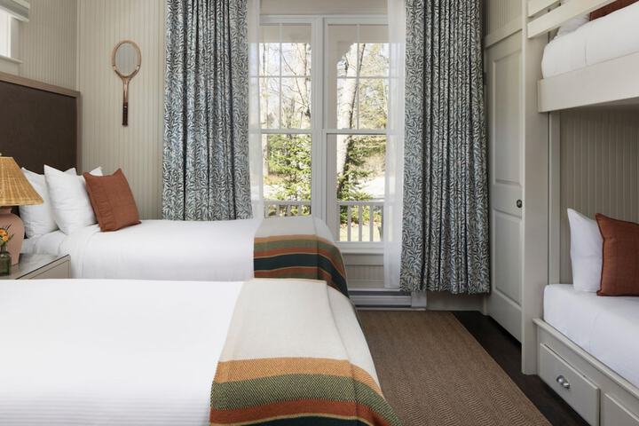 Room 25 of 203
