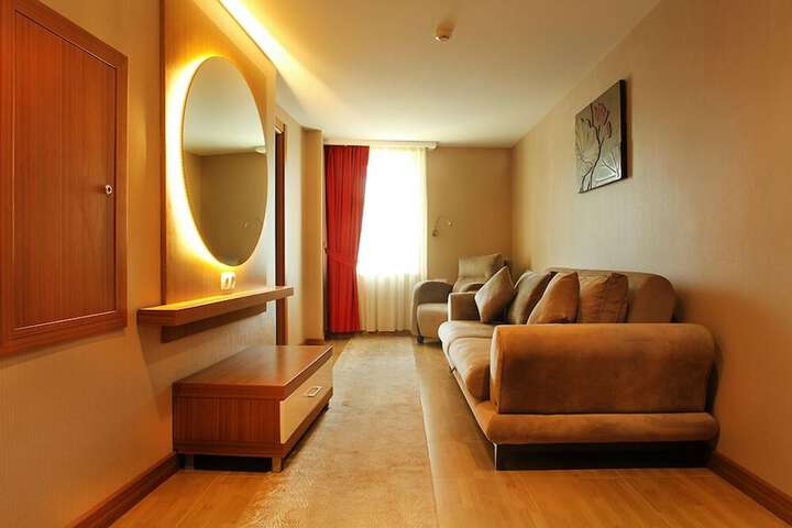 Room 15 of 30