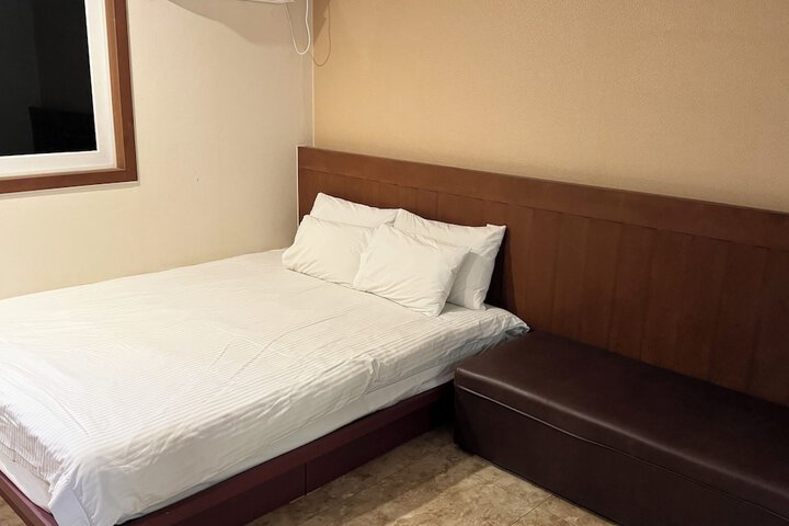 Room 3 of 30