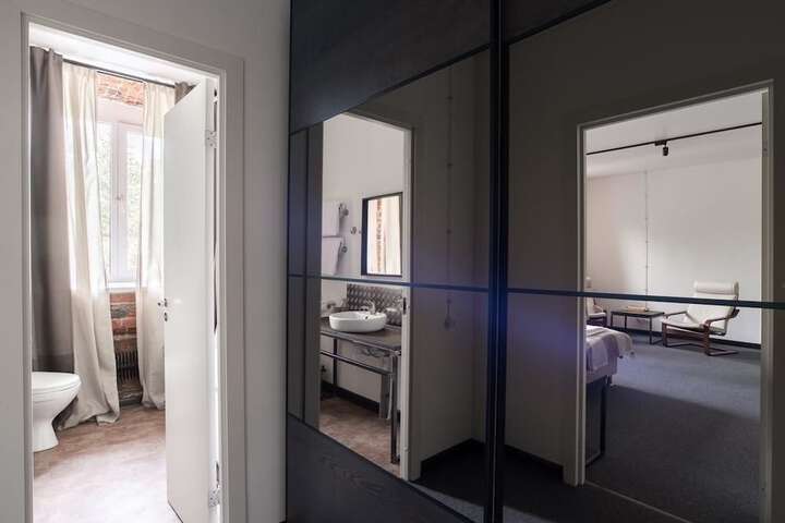 Room 20 of 29