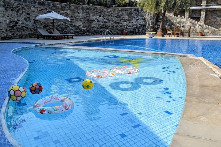 Pool 46 of 115