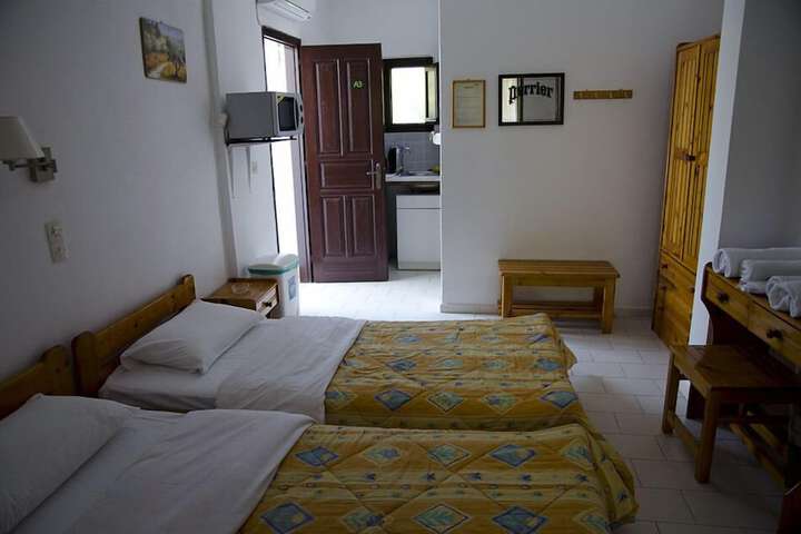 Room 8 of 68