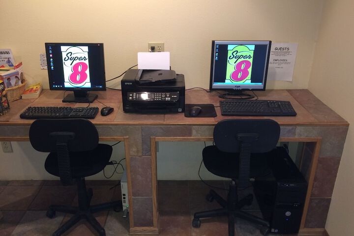 Business Center 24 of 27