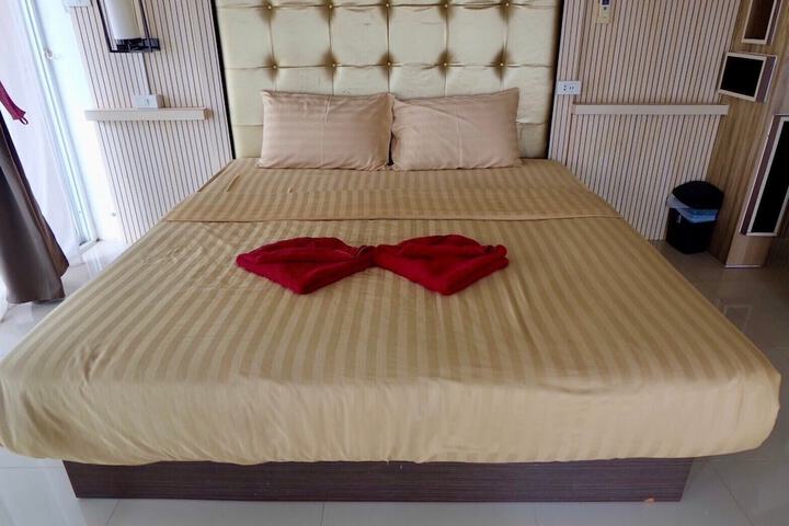 Room 8 of 53