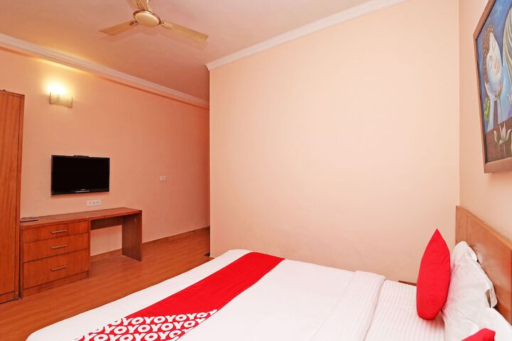 Room 5 of 20
