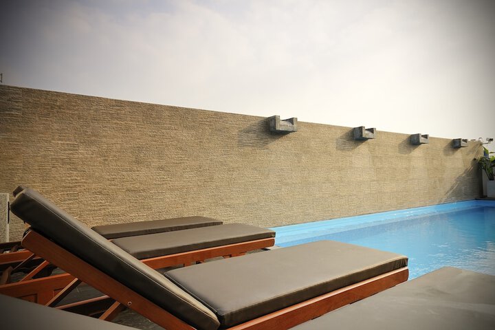 Sundeck 71 of 78