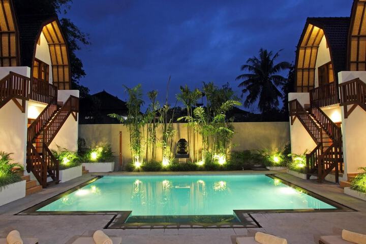 Pool 17 of 44