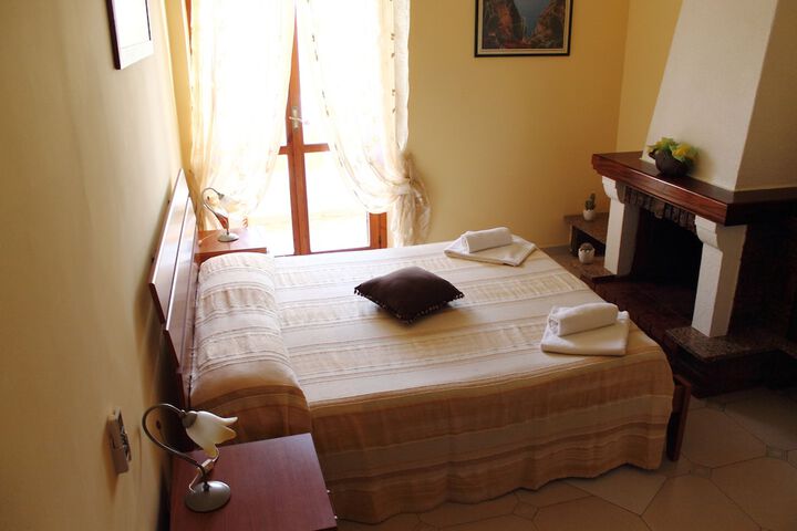 Room 17 of 46