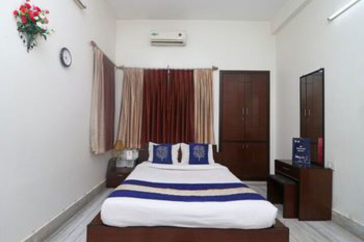 Room 10 of 24