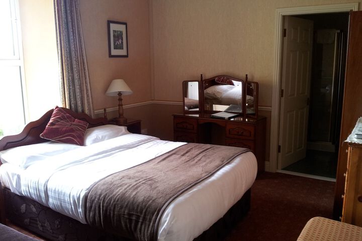 Room 8 of 27