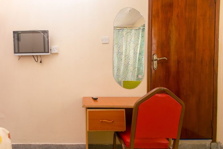 Room 40 of 163