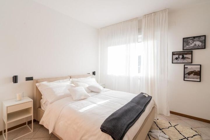 Room 9 of 43