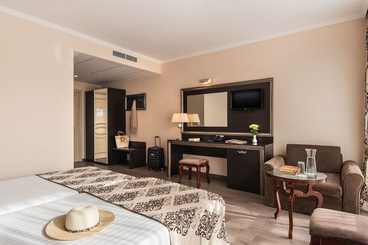 Room 15 of 80