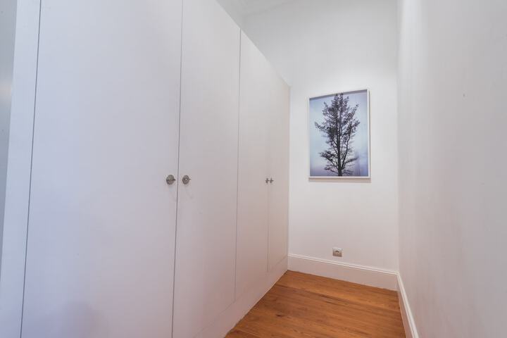 Room 16 of 87