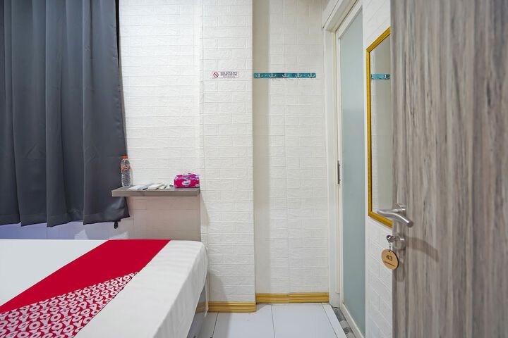 Room 12 of 24