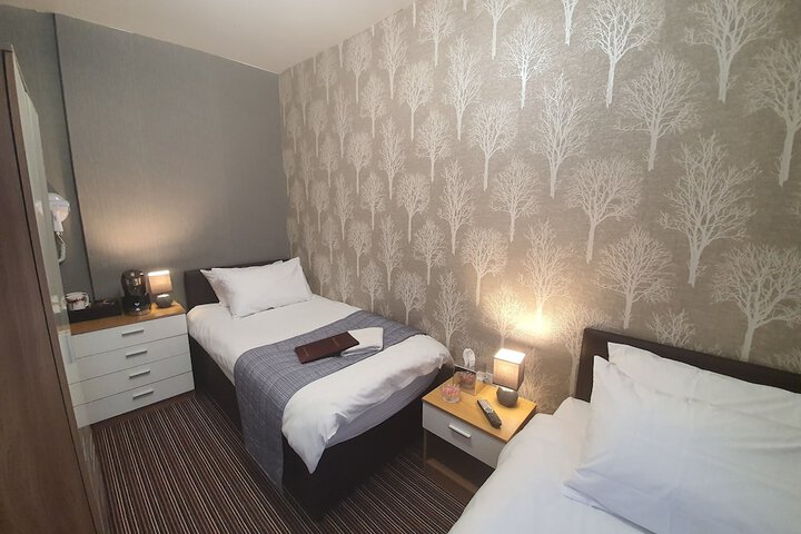 Room 7 of 49