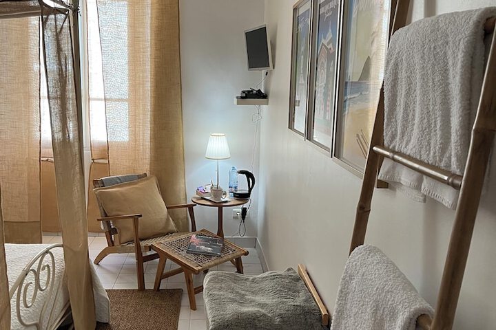 Room 5 of 33