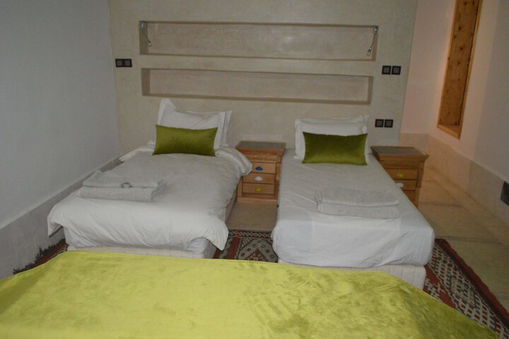 Room 2 of 40