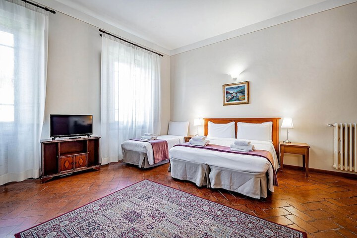 Room 30 of 65