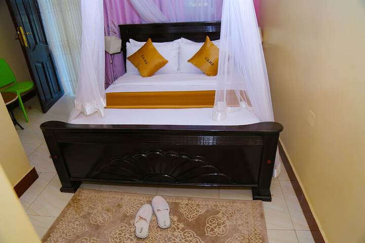 Room 6 of 21