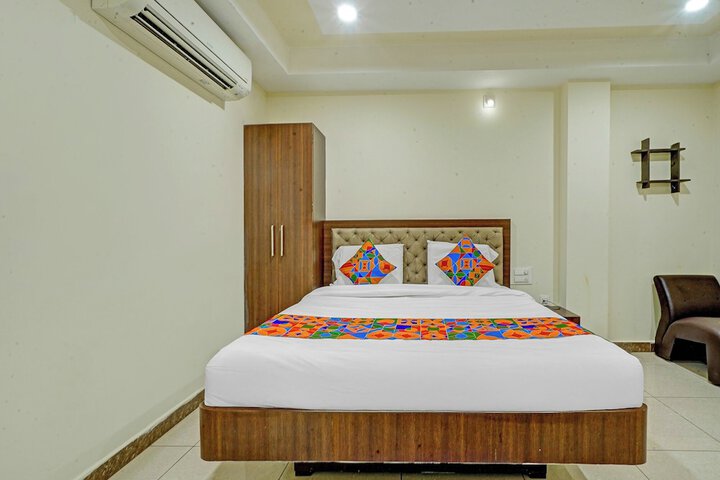 Room 19 of 33