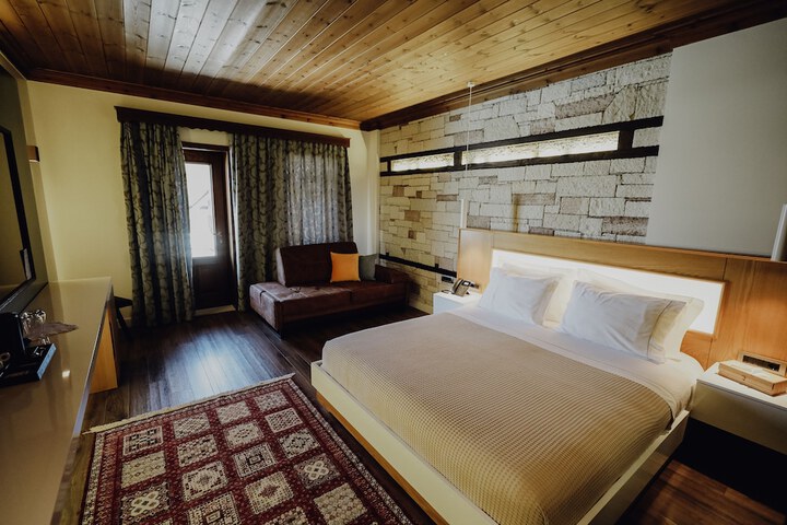 Room 46 of 97
