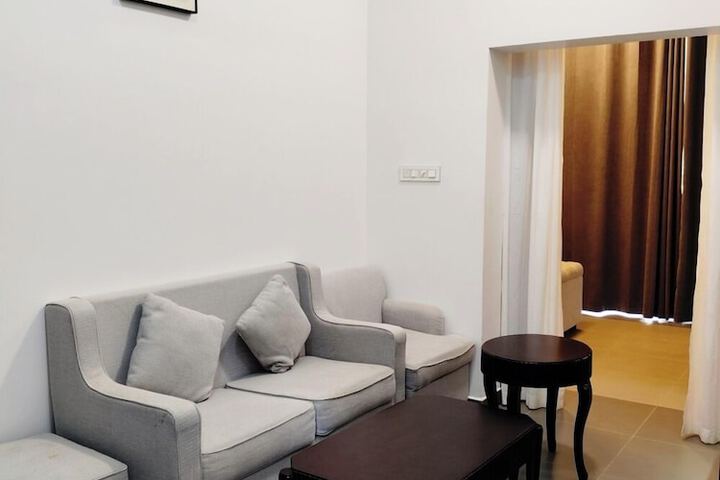 Room 9 of 31