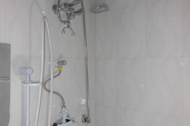 Room 10 of 20