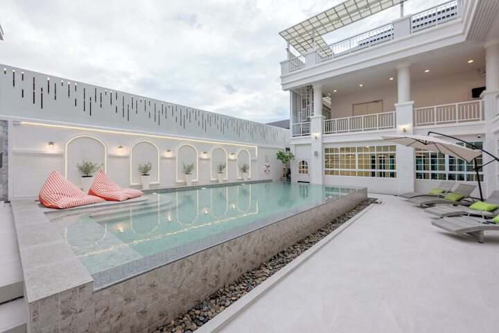 Pool 134 of 174