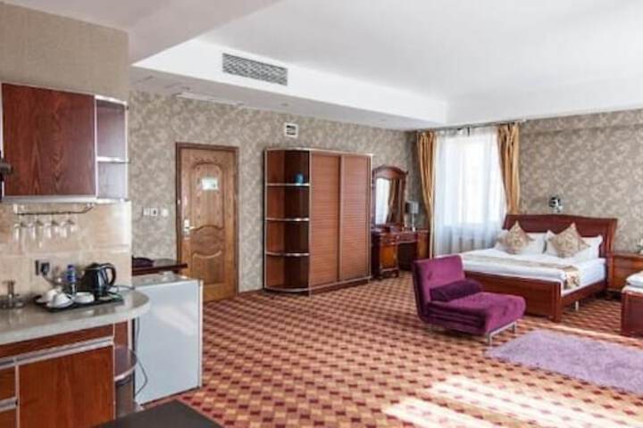 Room 16 of 48