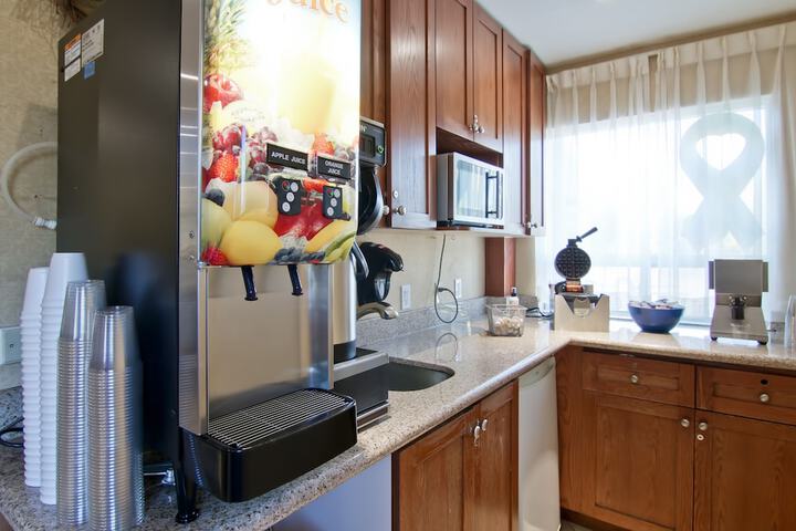 Breakfast/Coffee Service 42 of 46