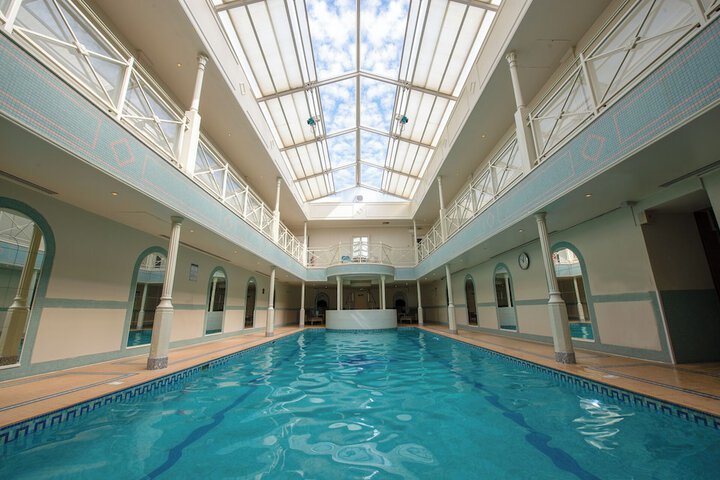 Pool 124 of 160