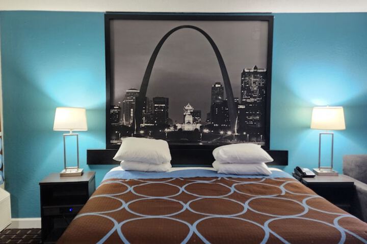 1 King Bed (14 of 15)