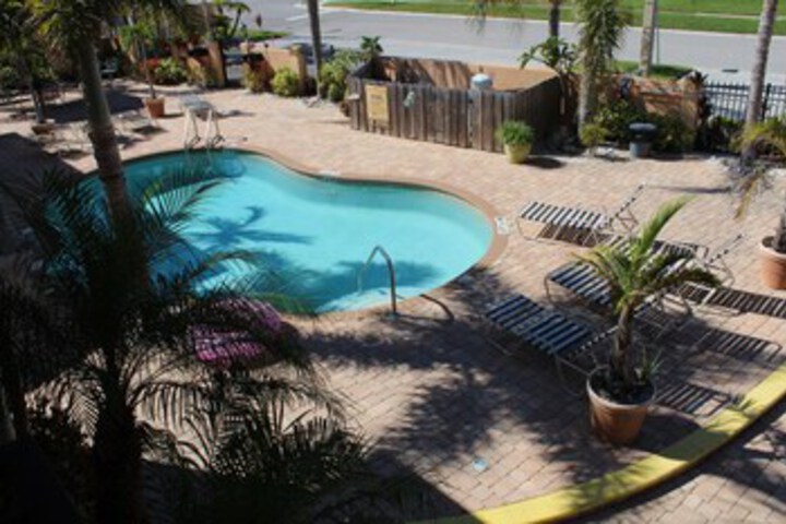 Pool 32 of 72