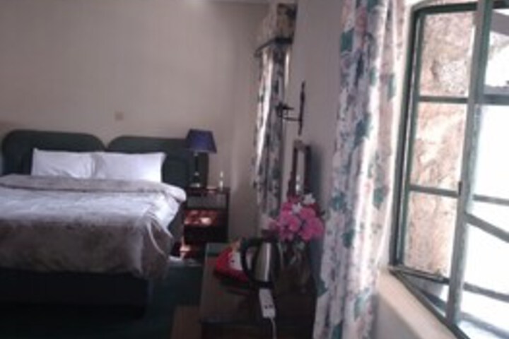 Room 25 of 52