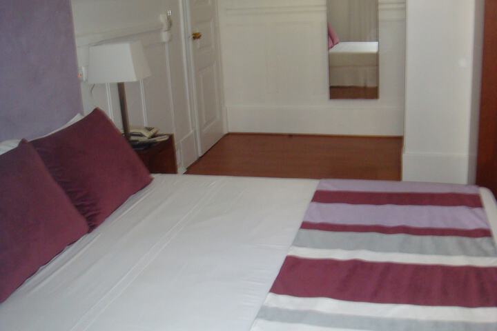 Room 3 of 46