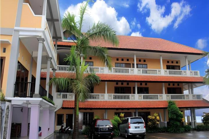 Baru Dua Beach Hotel and Restaurant
