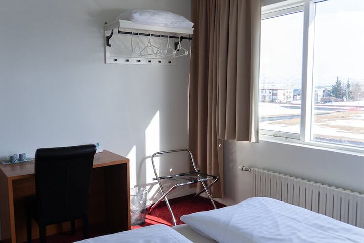 Room 28 of 126
