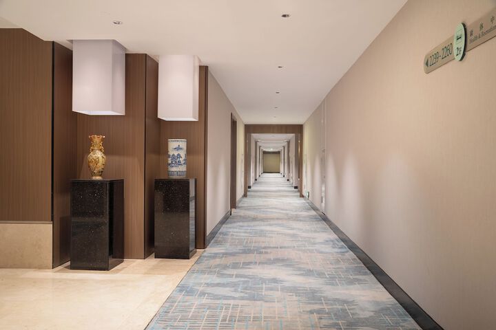 Ballroom/Hall 29 of 32