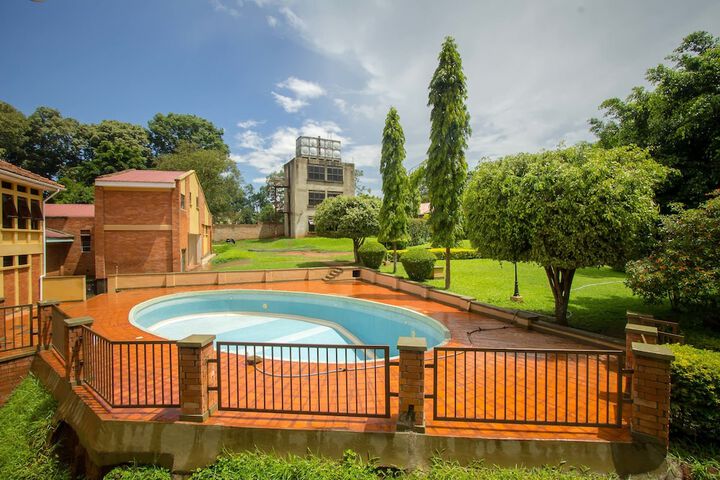 Pool 42 of 58