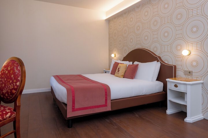 Room 93 of 145