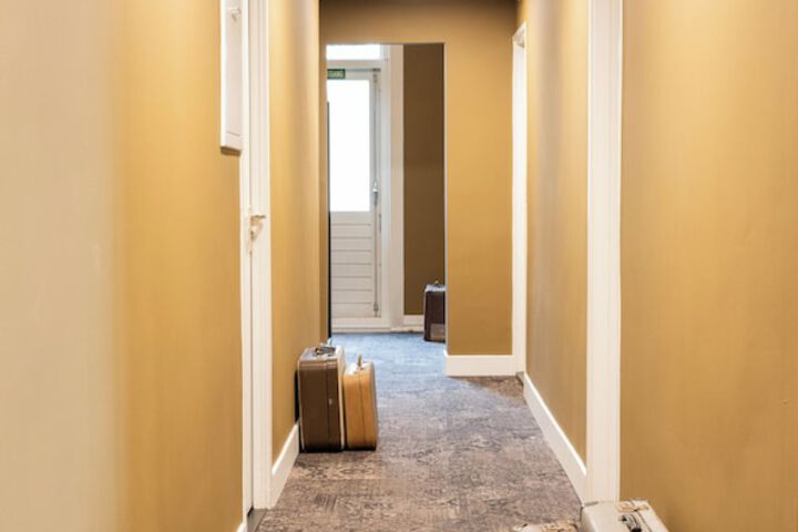 Room 7 of 48