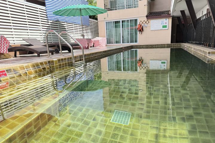 Pool 84 of 95