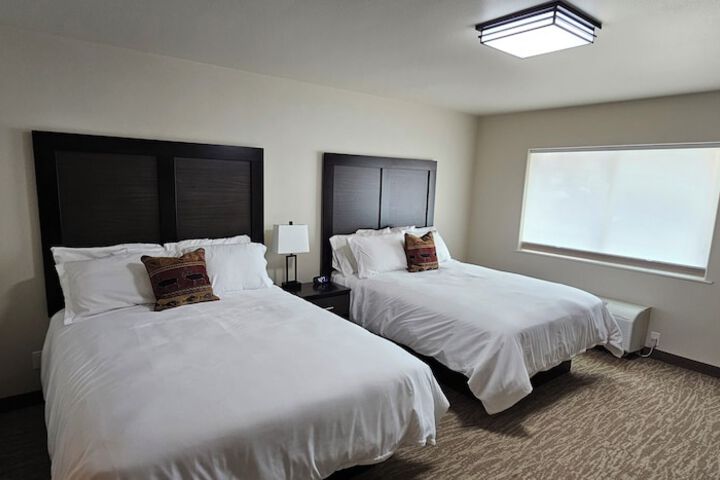 Room 4 of 37