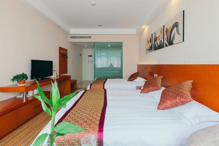 Hotel Interior 105 of 107