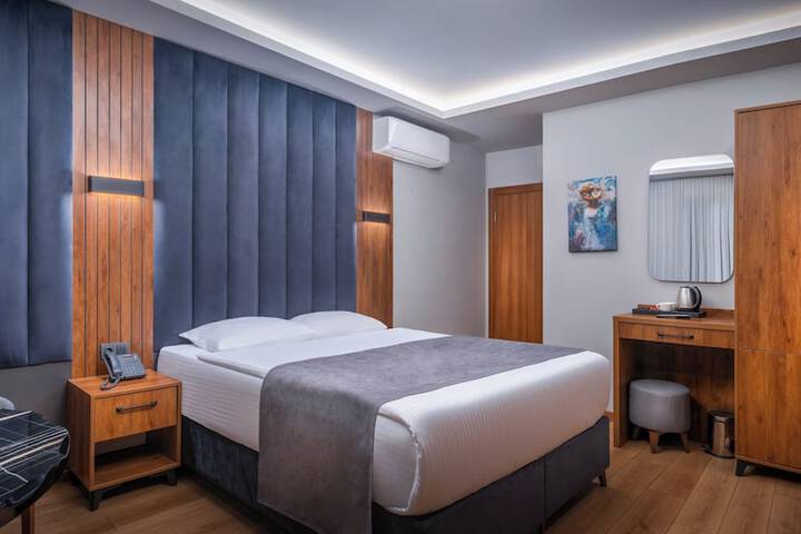 Room 10 of 50