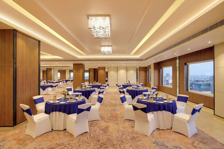 Ballroom/Hall 66 of 70
